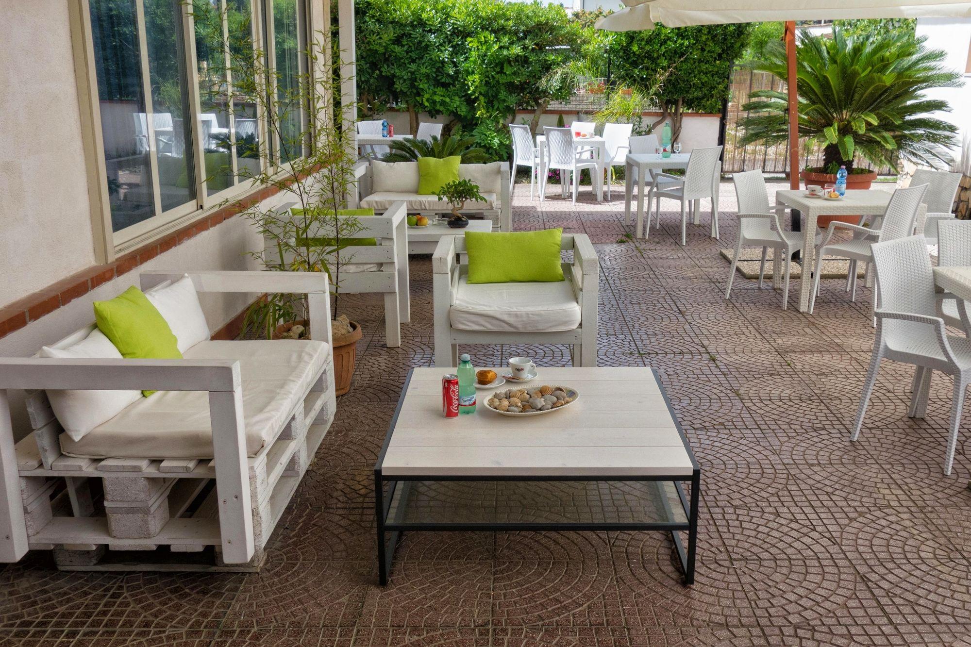 Minturnae Hotel سكوري المظهر الخارجي الصورة